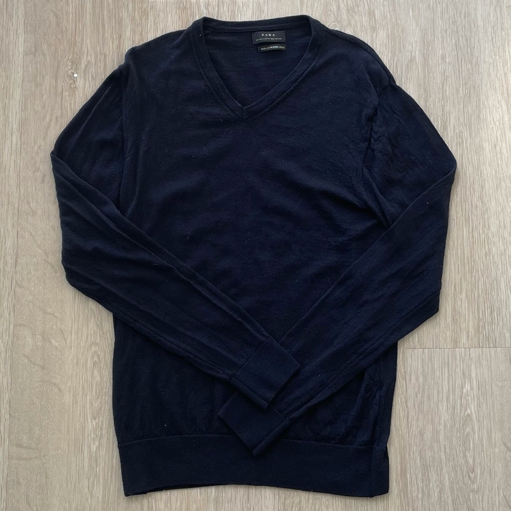 Men’s Zara Extra Fine Wool Navy V-Neck Sweater